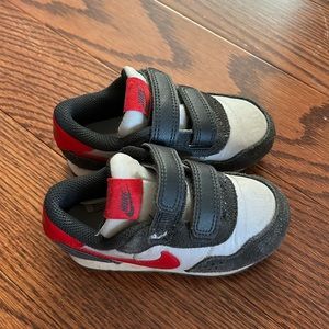 Kids Nike shoes, US size 7C (toddler)